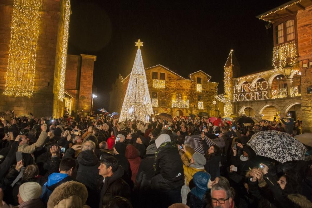 Encendido de las luces en Puebla de Sanabria.