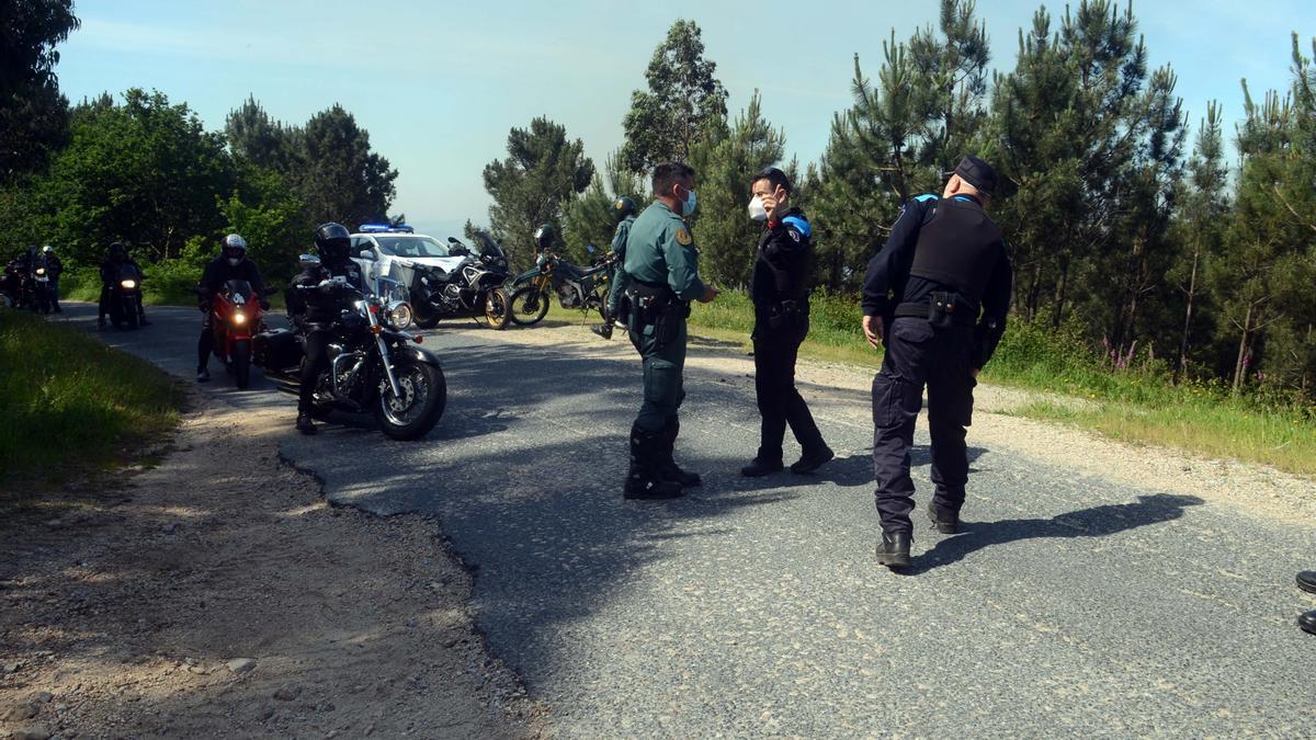 Los agentes cortaron el paso en la subida a Xiabre.