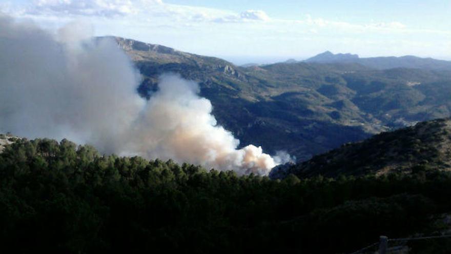 Una imagen del incendio de Benasau