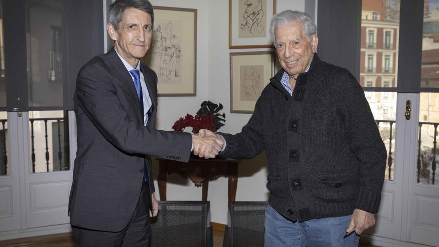 El convenio entre las dos instituciones ha sido firmado por José M. Domínguez, presidente de la Fundación Bancaria Unicaja, y Mario Vargas Llosa, Premio Nobel de Literatura y presidente de la Cátedra.