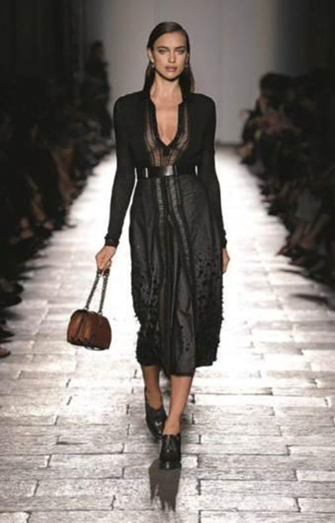 Vestido de la colección de primavera/verano 2017 de Bottega Veneta