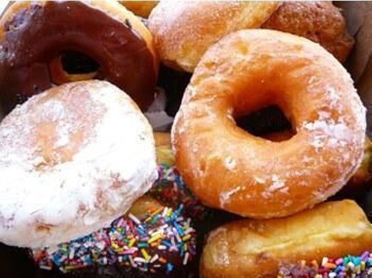 Dulces. Comida basura, donuts, chocolate