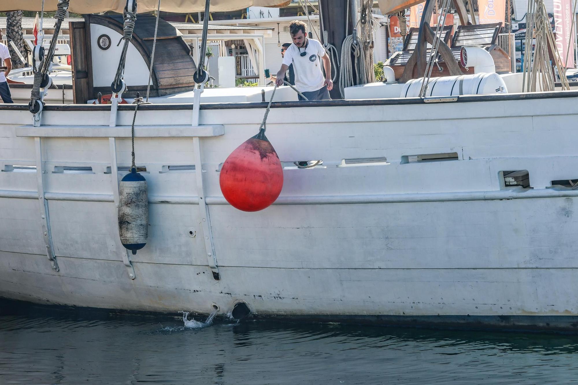 El velero histórico Pascual Flores ya está en la bahía de Torrevieja