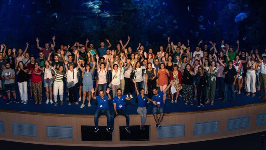 Un centenar de docents aprenen a l’aquari