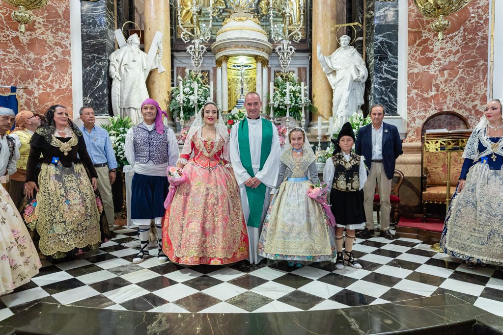 Una Ofrenda en pleno Septiembre con las Fallas del Marítimo