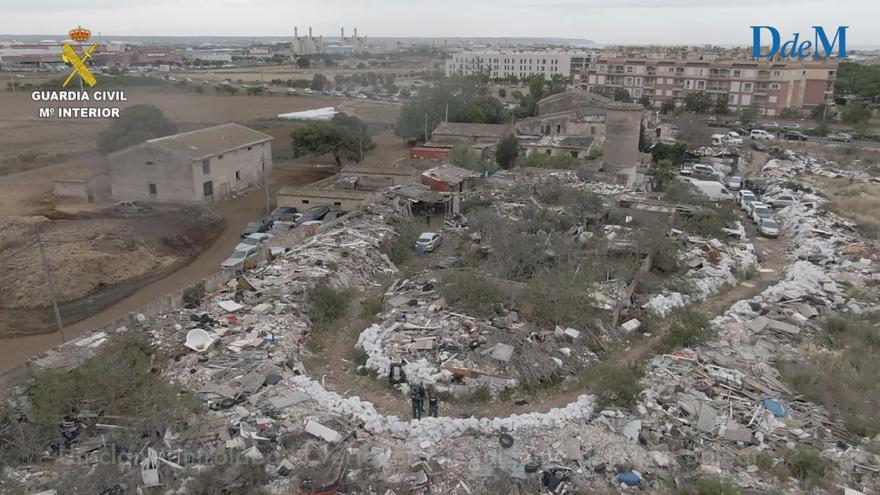 Impactantes imágenes del vertedero ilegal de Son Güells, junto al Estadi Balear