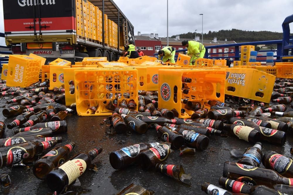 El accidente ha provocado cortes de tráfico y retenciones que llegaron a Vilarrodís.