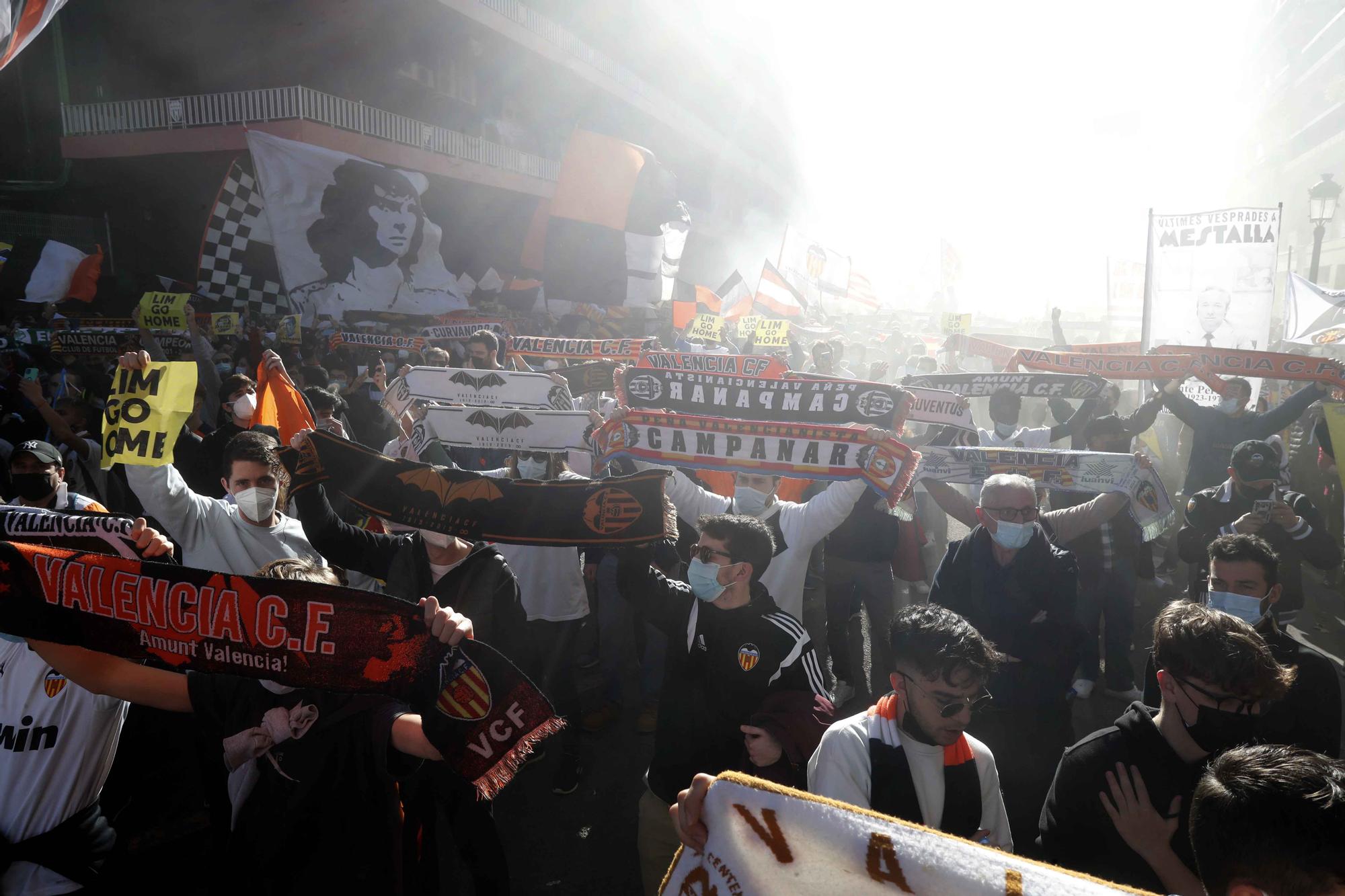 Manifestación contra Peter Lim