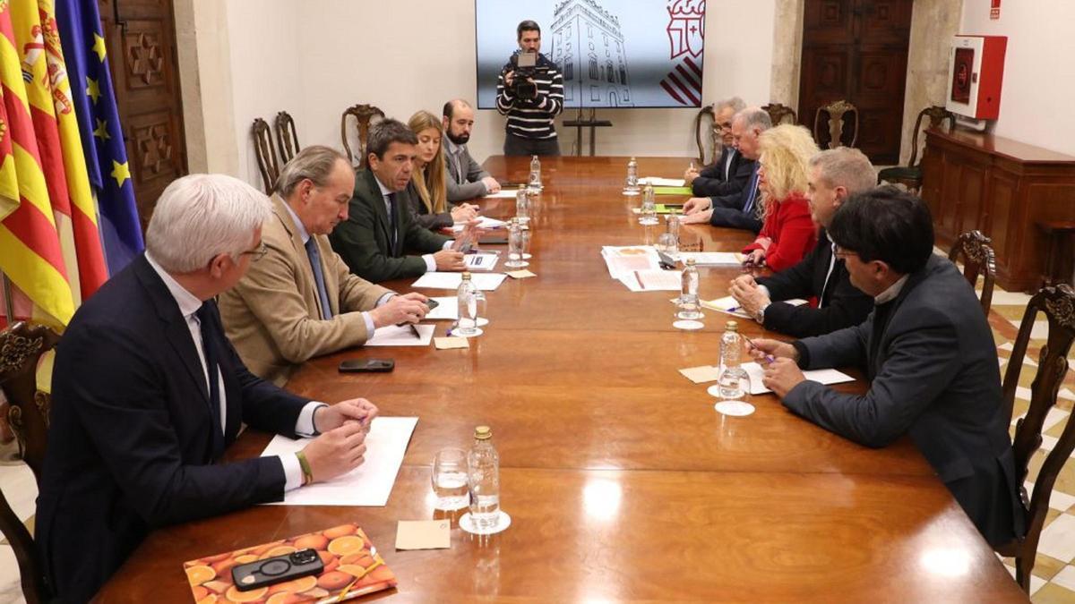 Reunion de Intercitrus en el Palau de la Generalitat, con el presidente del Consell, Carlos Mazón, y el conseller José Luis Aguirre, a principios de este año.