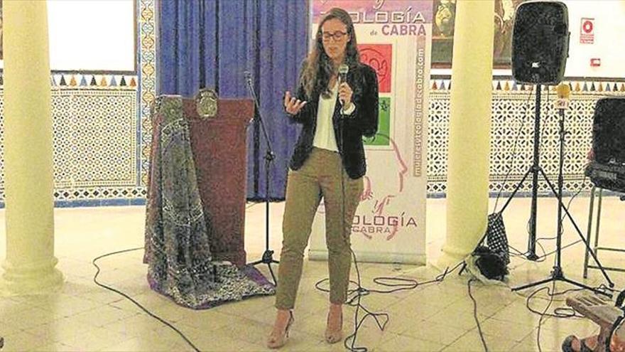 marina serrano montes abre el curso de la asociación ‘Mujeres y teología’