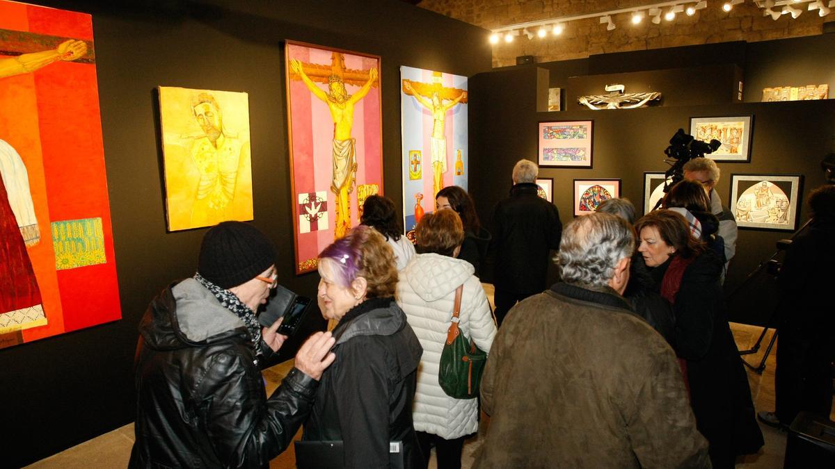 EL MUSEO DIOCESANO DE LA IGLESIA DE SANTO TOME ACOGE LA EXPOSICION DE ALFONSO BARTOLOME , UN HOMENAJE POSTUMO