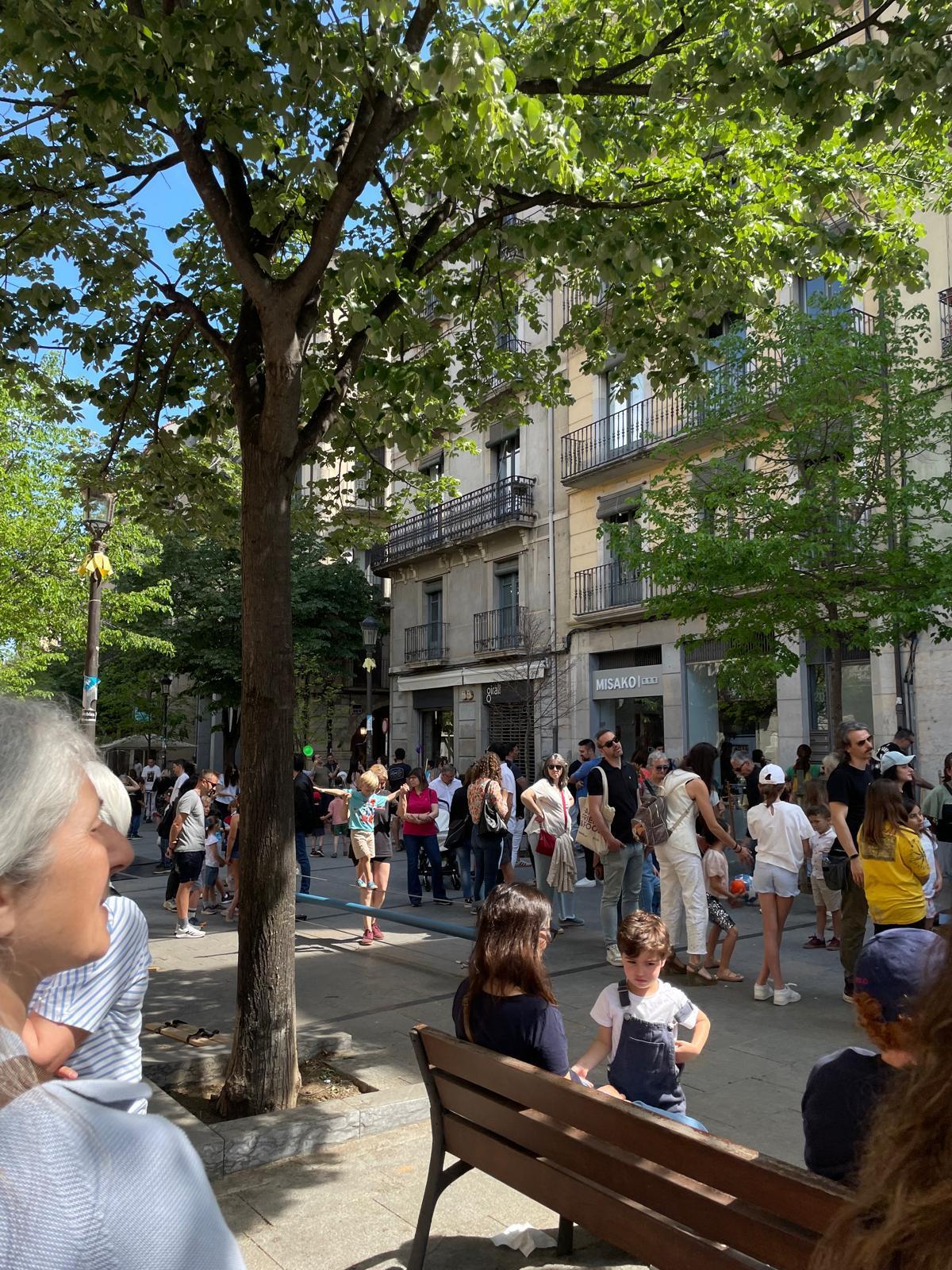 Diumenge de circ i música a la Rambla per les Festes de Primavera