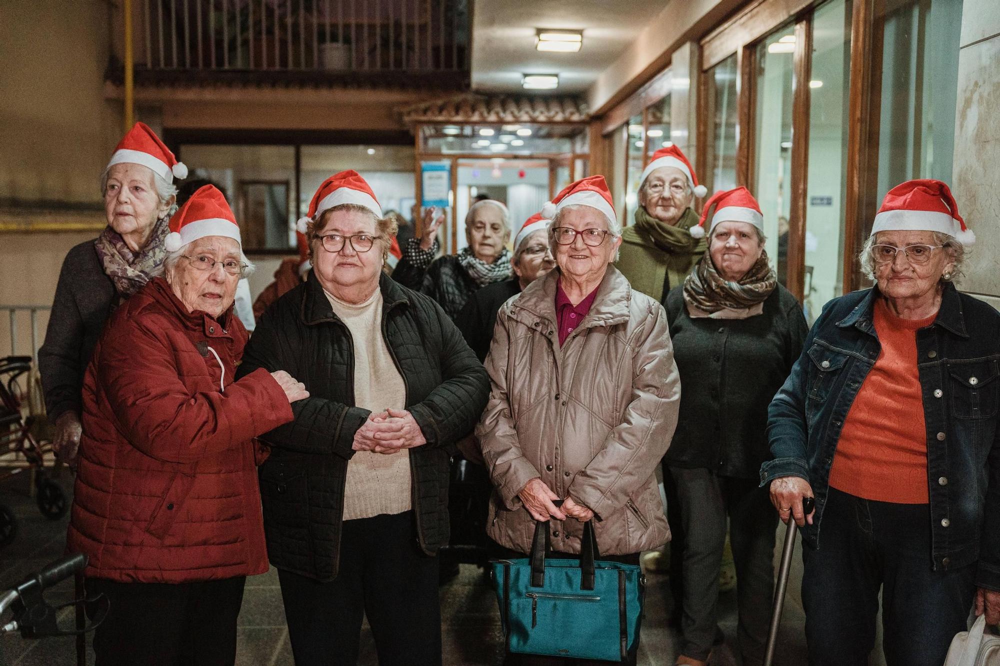 Paseo navideño en taxi por las calles de Palma: "Me hace mucha ilusión, hacía muchos años que no veía las luces de Navidad"