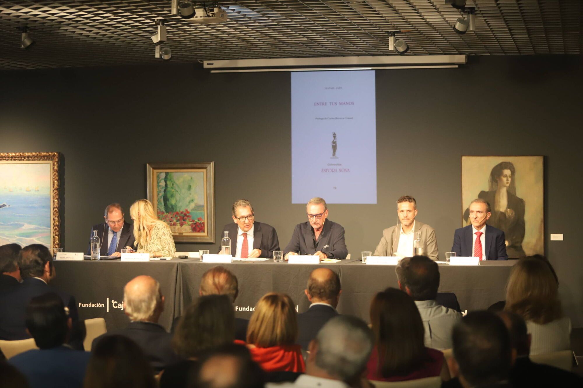 El acto celebrado en la sede de la Fundación Cajasol, contó con el periodista Carlos Herrera, como prologuista