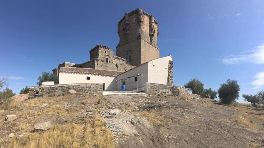 El castillo de Belalcázar acogerá el domingo un concierto del grupo folk Aliara