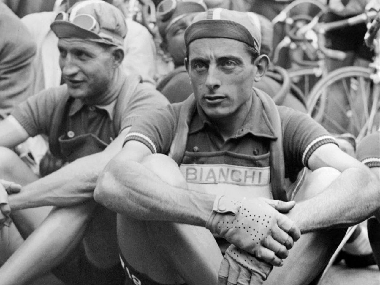 Bartali y Coppi, antes del comienzo de una etapa