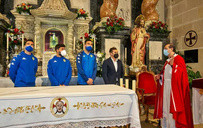 «A la Santa Faz le pedimos salud y una mano para la Pro, pero esto es cosa nuestra»