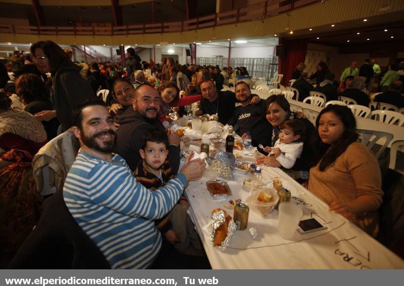 GALERÍA DE FOTOS -- Multitudinario Sopar de Colles