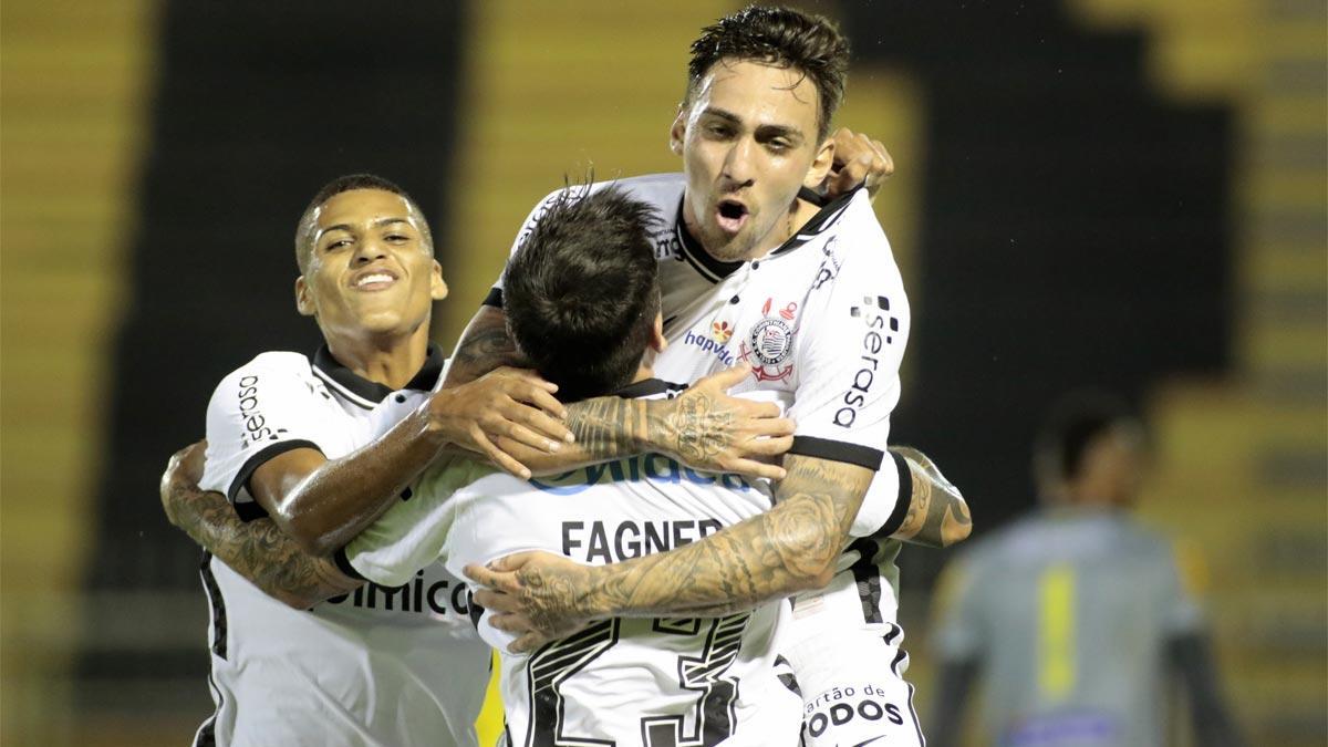 Los jugadores del Corinthians celebrando un gol en una imagen de archivo
