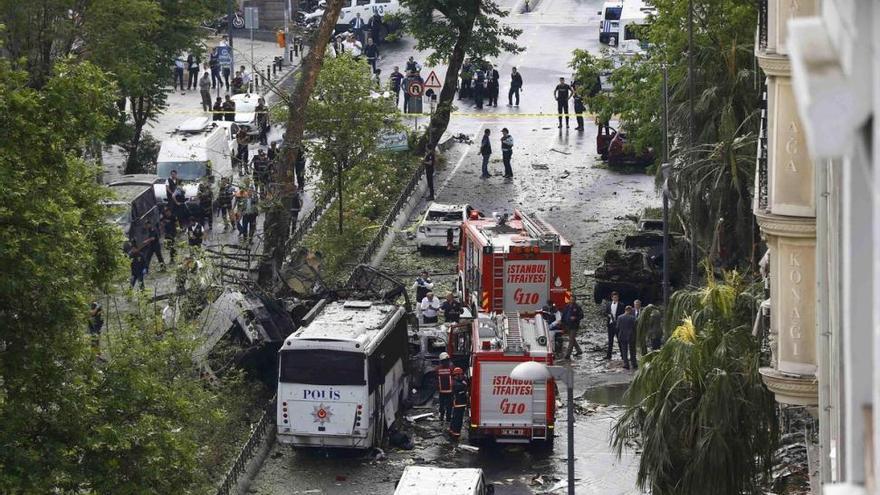 Varios heridos en una explosión en el centro de Estambul