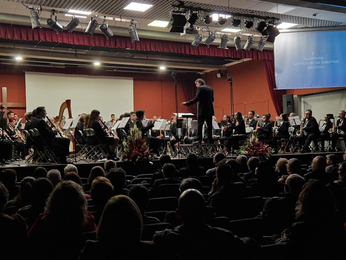 La banda sinfónica de la Sociedad Musical de Alboraya cierra el acto del pregón