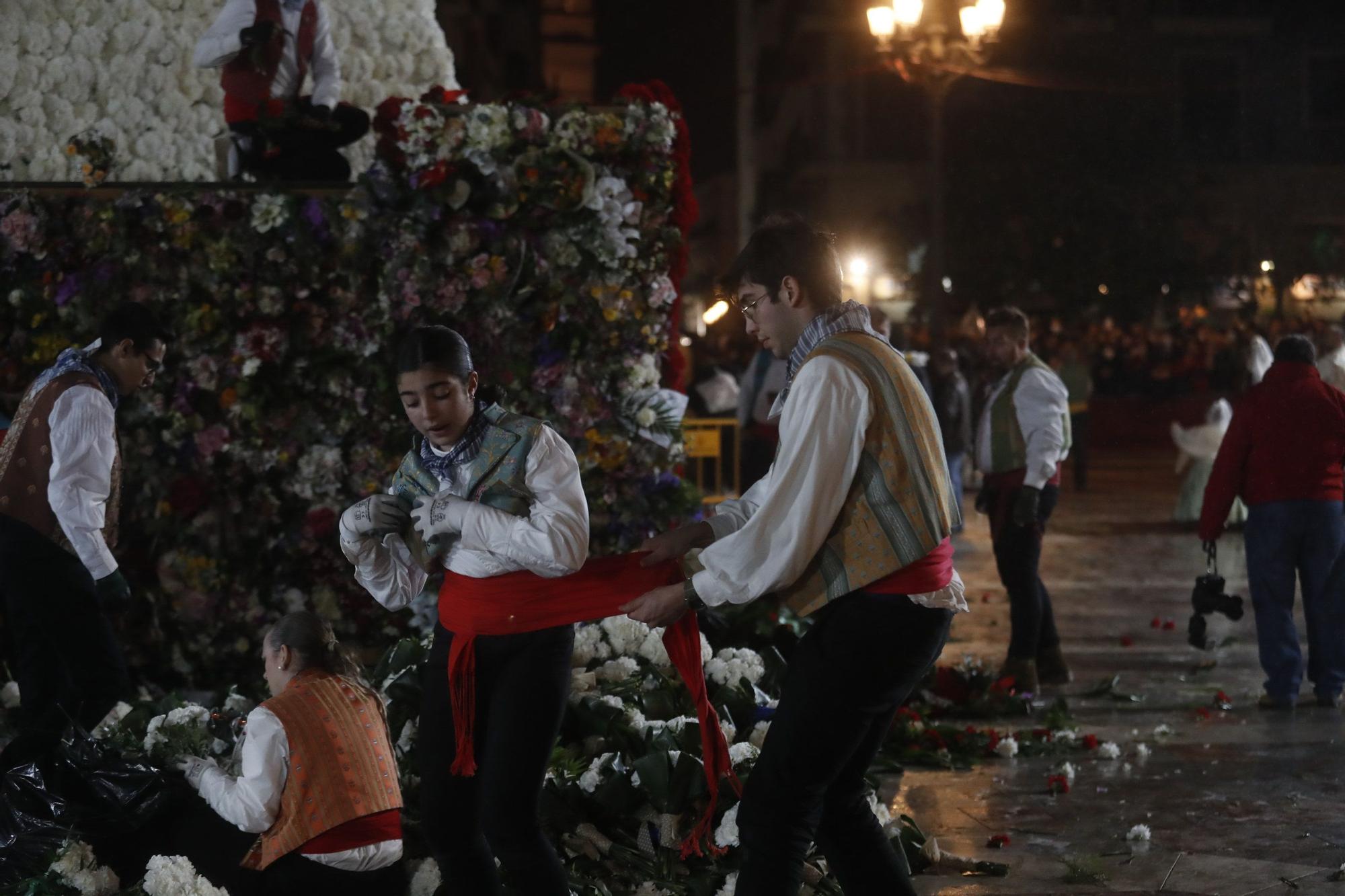 Búscate en la Ofrenda por la calle de la Paz (entre 20.00 y 21. 00 horas)