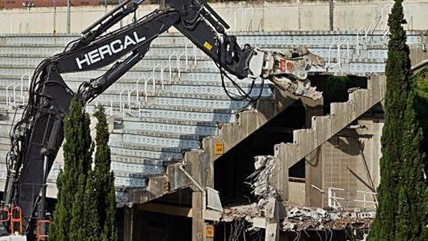 El Miniestadi del FC Barcelona, a punt de convertir-se en història