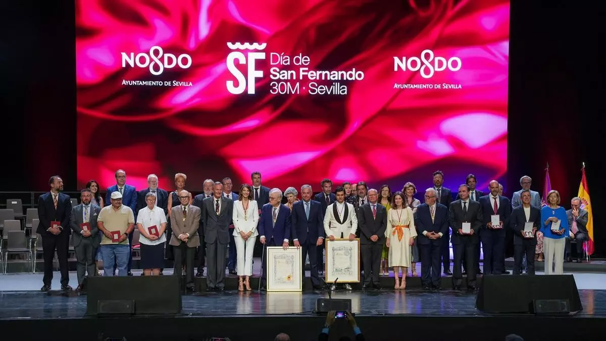 El alcalde reivindica "la Sevilla inconformista" para exigir infraestructuras, impulsar nuevos barrios y "recuperar el espíritu del 29"