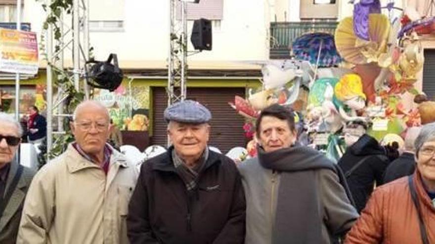 El ayuntamiento organiza bailes, música y una gran paella para celebrar las Fallas