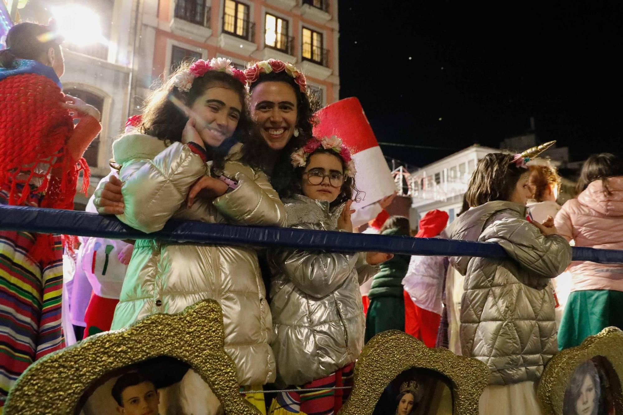 EN IMÁGENES: La noche del Descenso de Galiana en Avilés, puro derroche de imaginación