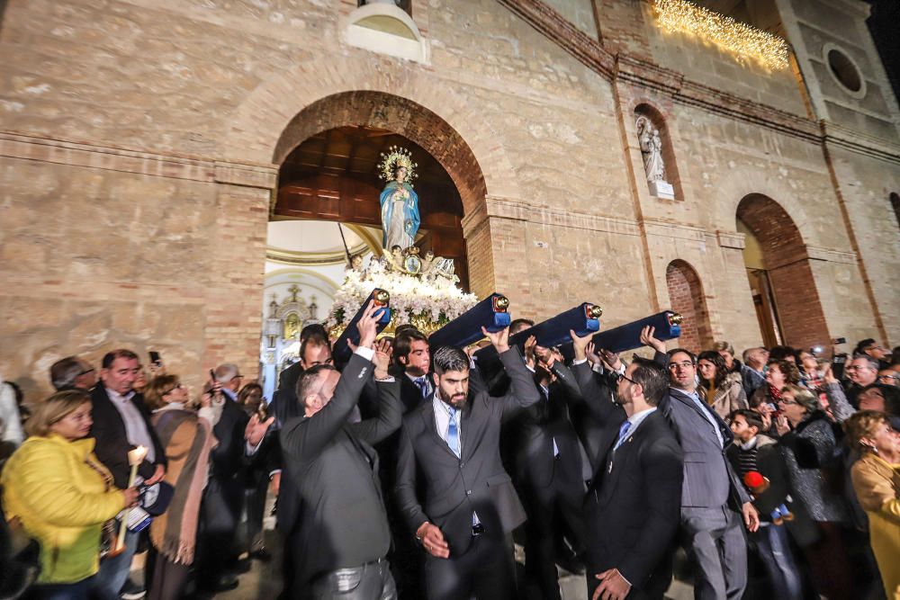 Las fiestas patronales culminan con la misa y procesión en honor a la Inmaculada Concepción en Torrevieja