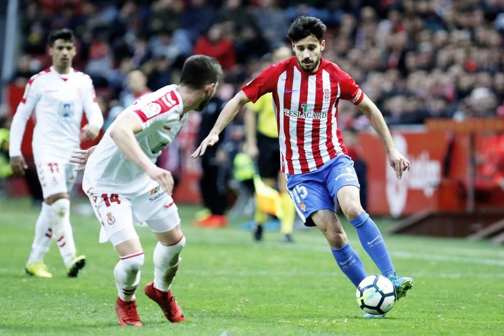 El partido entre el Sporting y la Cultural Leonesa, en imágenes