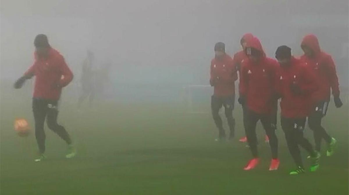 El Celta prepara el partido ante el Barça bajo la niebla