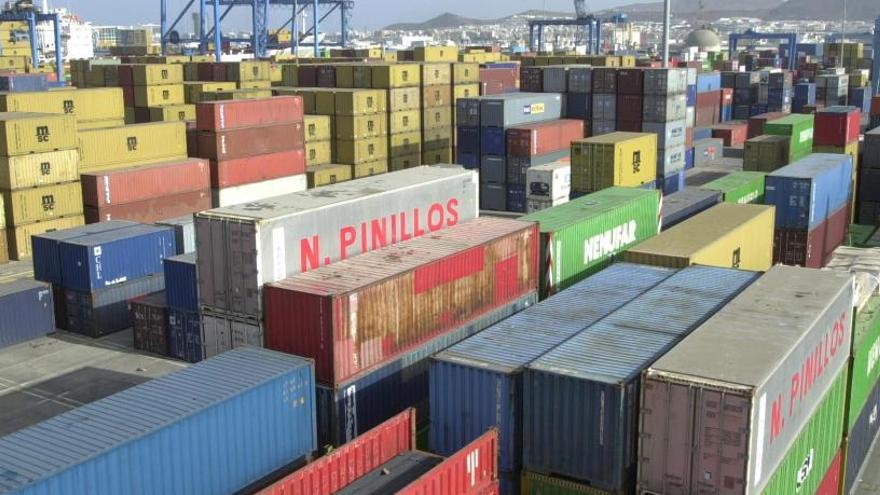 El tráfico de contenedores cae en el Puerto de La Luz