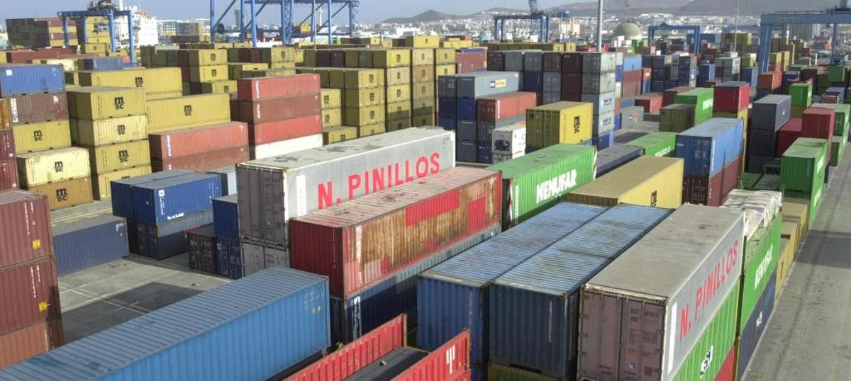 El tráfico de contenedores cae en el Puerto de La Luz