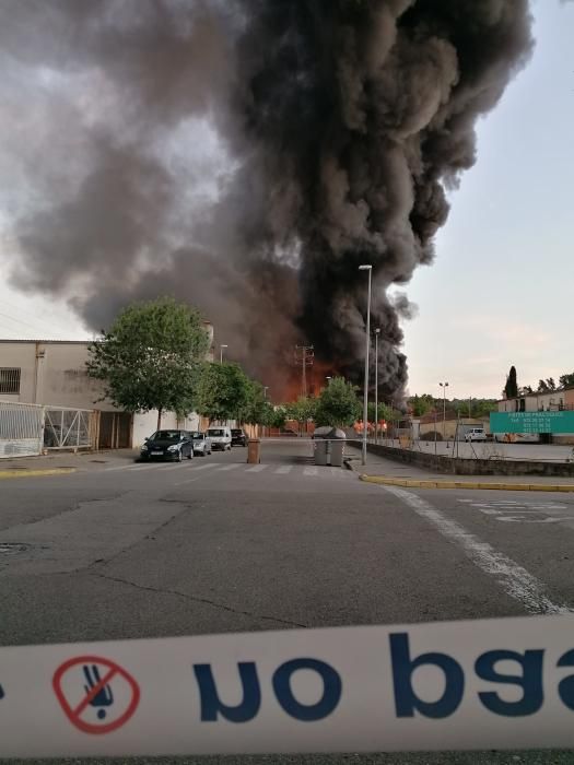 Incendi en una empresa de Sarrià de Ter