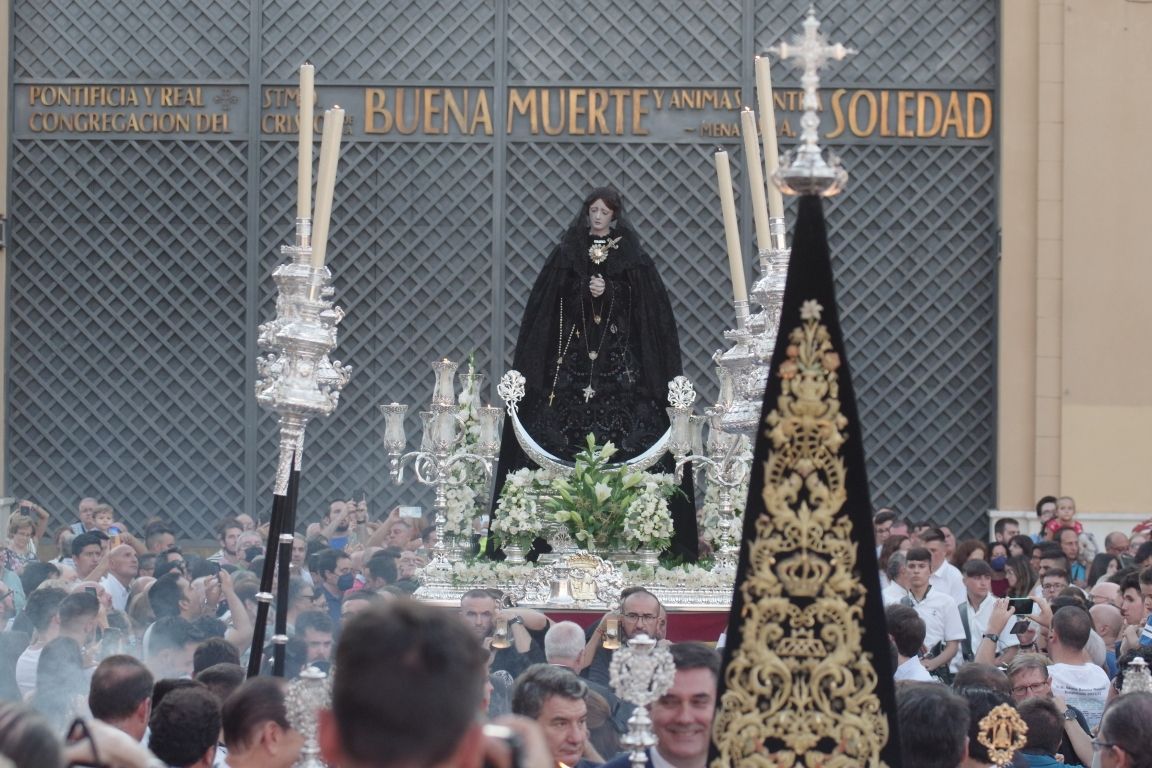 La procesión extraordinaria de Dolores del Puente, en imágenes