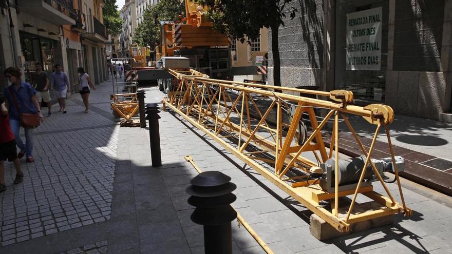 Girona retira la grua de les obres aturades al Molí