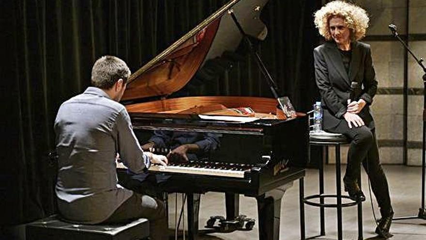 La cantant Carme Canela i el pianista Joan Monné tenen una gran complicitat a l&#039;escenari