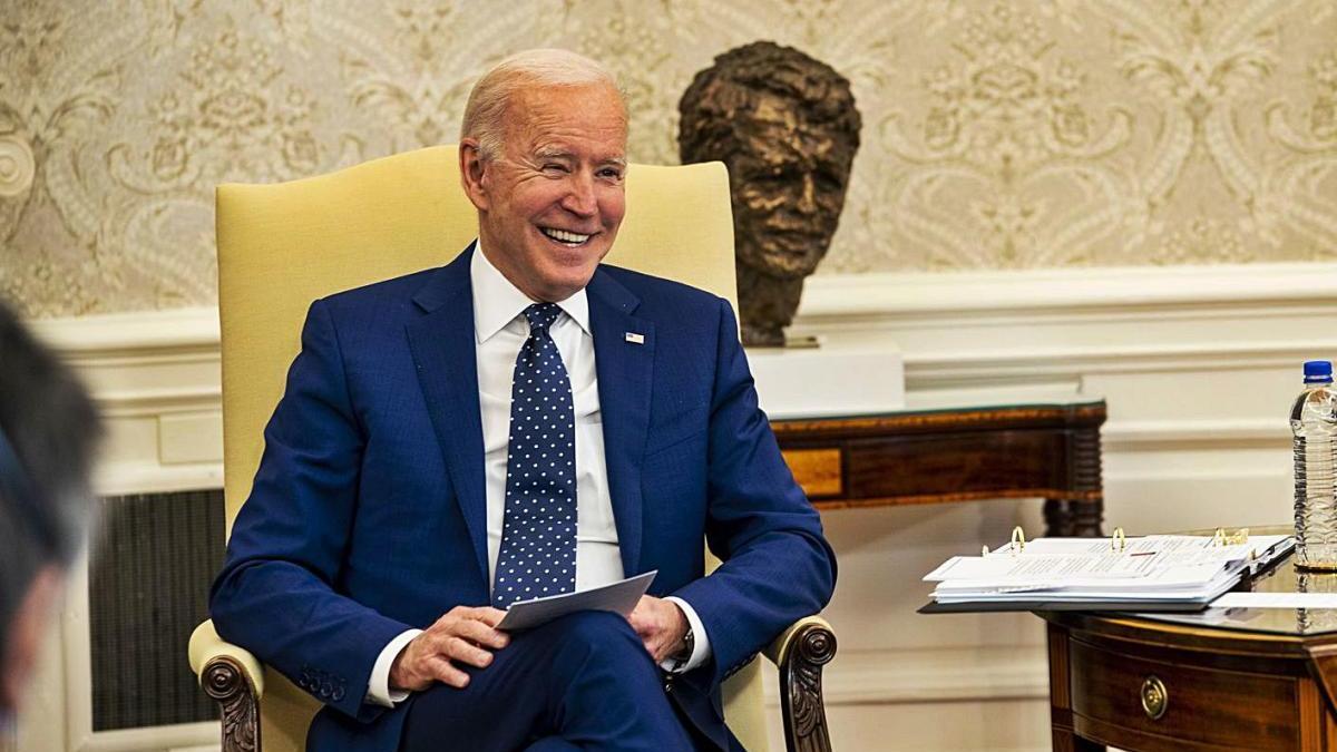 Joe Biden va prometre que els EUA reduiran a la meitat les emissions d&#039;efecte hivernacle.