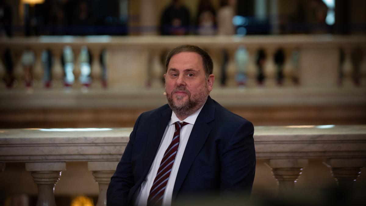 El líder de ERC, Oriol Junqueras, durante una entrevista en directo para TV3, antes de celebrarse la investidura de Pere Aragonès. ARCHIVO