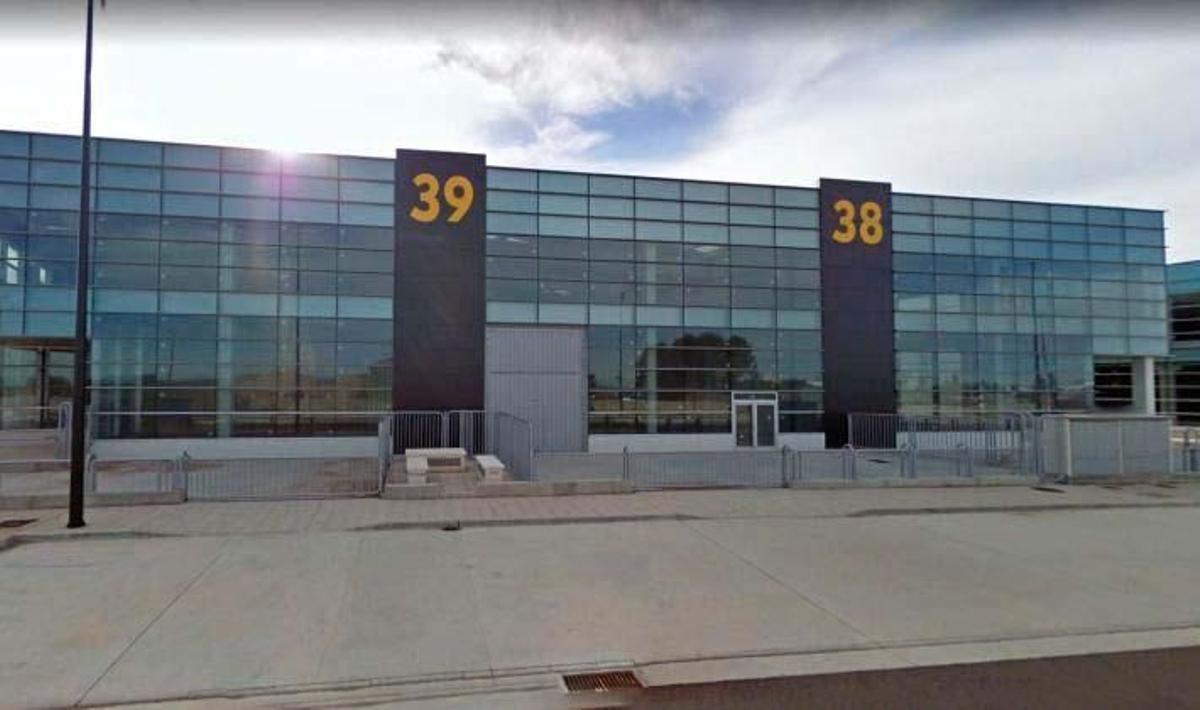 Algunas de las naves del parque empresarial Miraflores que han salido a subasta.