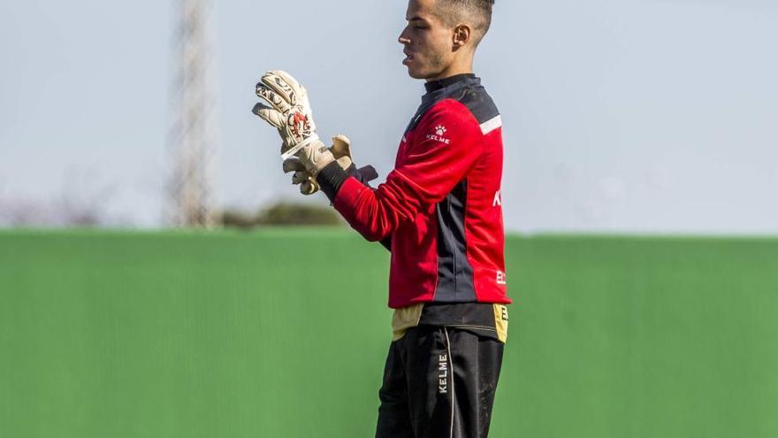 Javi Jiménez se pone los guantes en un entrenamiento