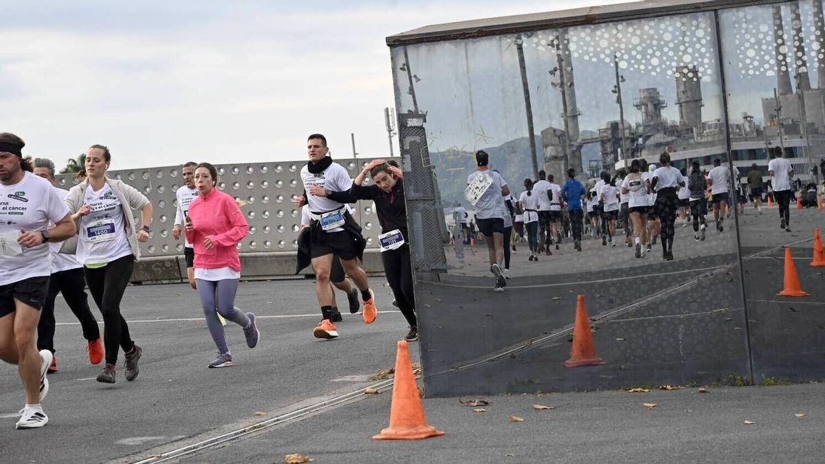 Barcelona corre contra el cáncer en el Fòrum.