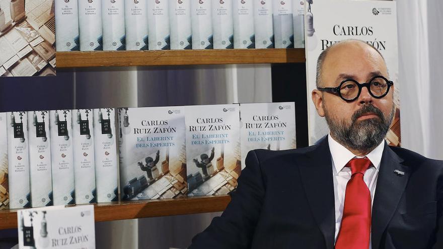 Carlos Ruiz Zafón.