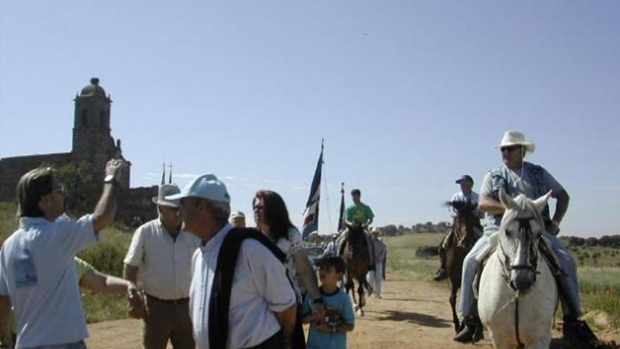 Romeros en el camino de San Román del Valle.