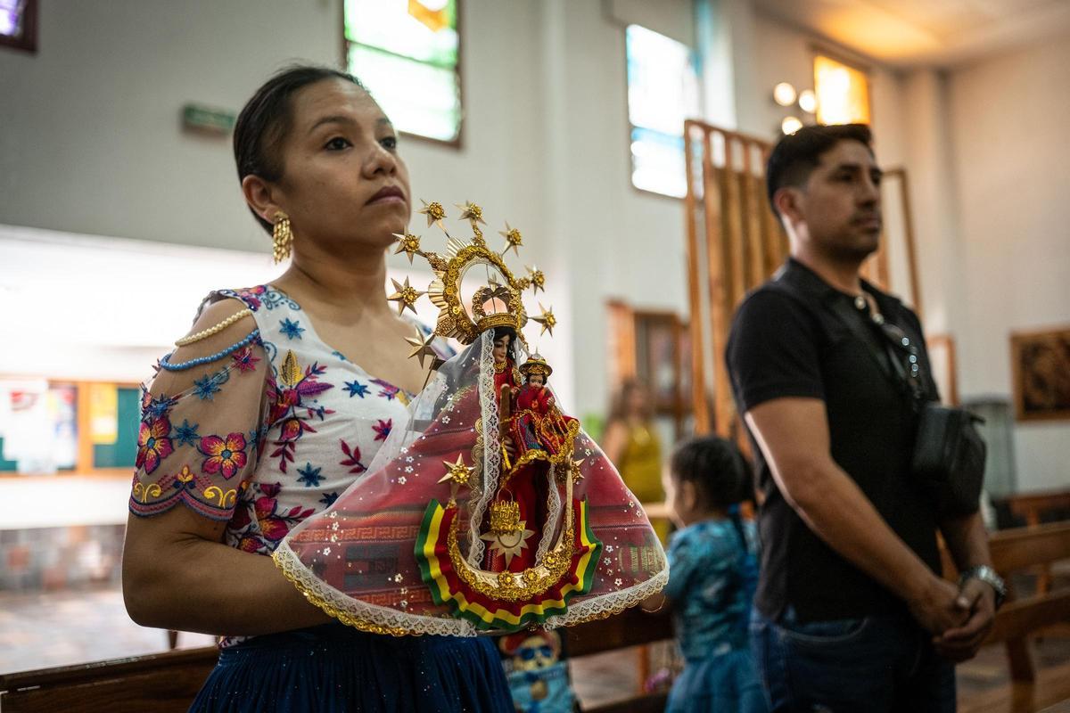 Fiesta de la virgen de Copacabana de la comunidad boliviana en Tenerife