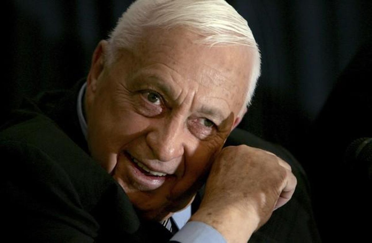 Ariel Sharon, durant una roda de premsa, el desembre del 2005, a Tel Aviv.