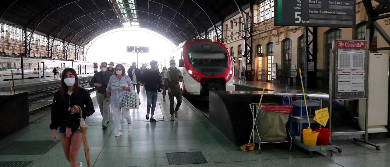 Estación del Norte de València, epicentro de la red de Cercanías de València.