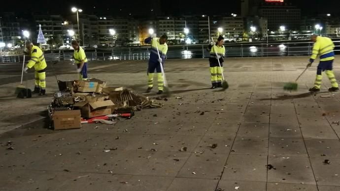 Limpieza retira 3.900 kilos de basura tras la Nochevieja en Las Palmas de Gran Canaria